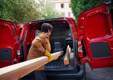 citroen-e-berlingo-van-furgao-eletrico-pratico-eficiente-ecologico-carregamento-rapido-espaco-2.png