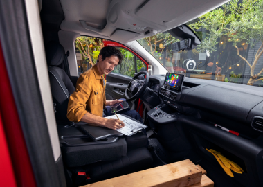 citroen-e-berlingo-van-furgao-eletrico-pratico-eficiente-ecologico-carregamento-rapido-espaco-3.png