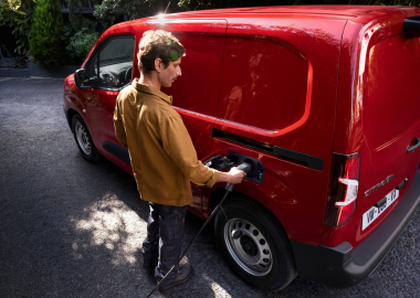 citroen-e-berlingo-van-furgao-eletrico-pratico-eficiente-ecologico-carregamento-rapido-espaco-5.png