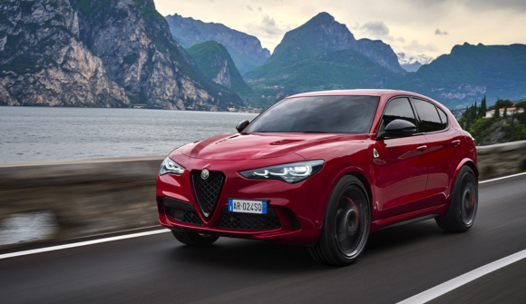 121_Novo-alfa-romeo-stelvio-quadrifoglio-banner.webp
