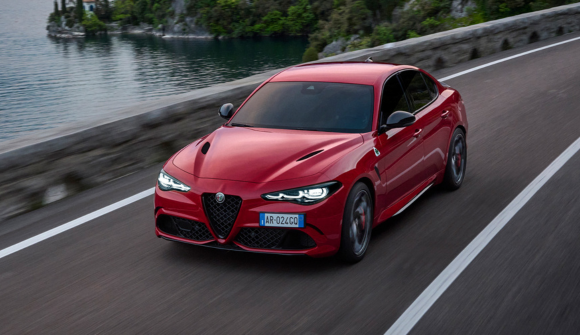 122_Novo-alfa-romeo-giulia-quadrifoglio-banner.webp