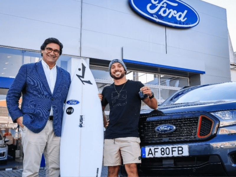 Caio Ibelli com Ford Ranger no Circuito Mundial de Surf