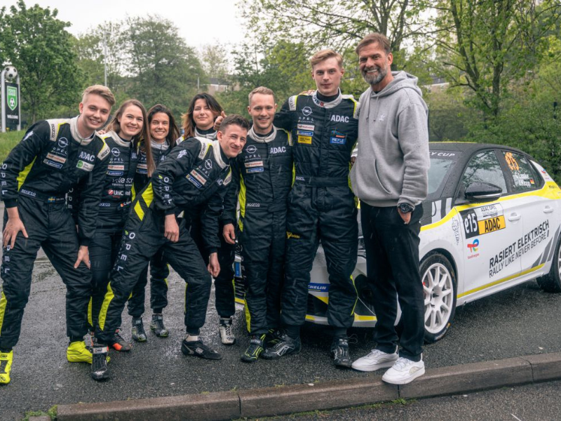 Jürgen Klopp eletrifica as equipas da ADAC Opel Electric Rally Cup “powered by GSe”