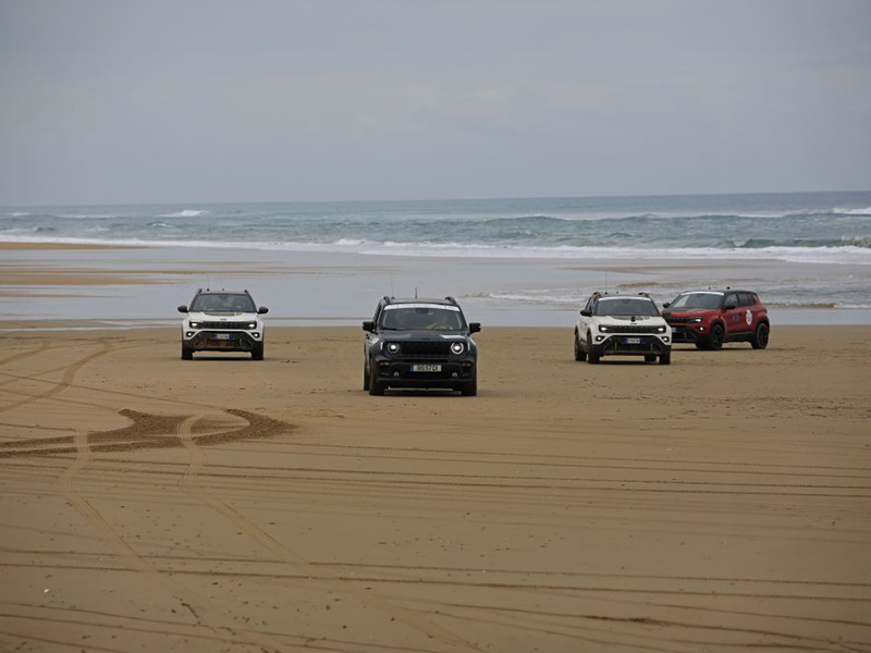 Jeep 4xe brilha na expedição Alcácer Quibir com estreia do Avenger 4xe
