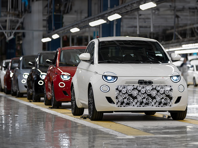 Piano Italia: FIAT fabrica as primeiras unidades de pré-produção do Novo 500 Hybrid na fábrica de Mirafiori, em Turim
