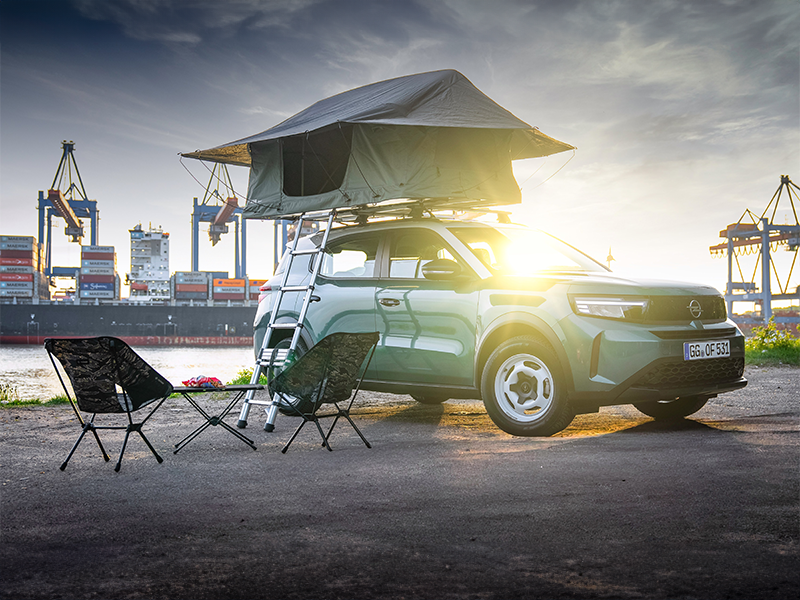 Pura experiência ao ar livre: o novo Opel Frontera com tenda de tejadilho