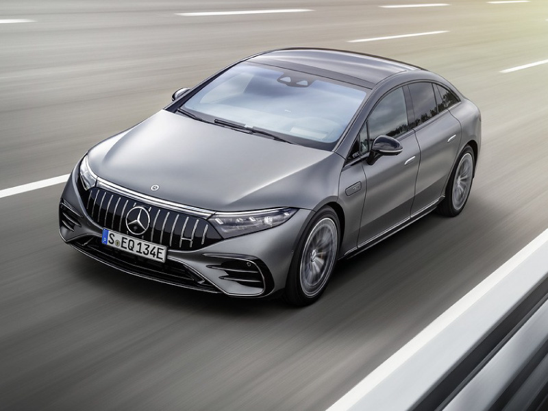 Mercedes-Benz com forte procura e aumento de vendas nos automóveis elétricos e topo de gama